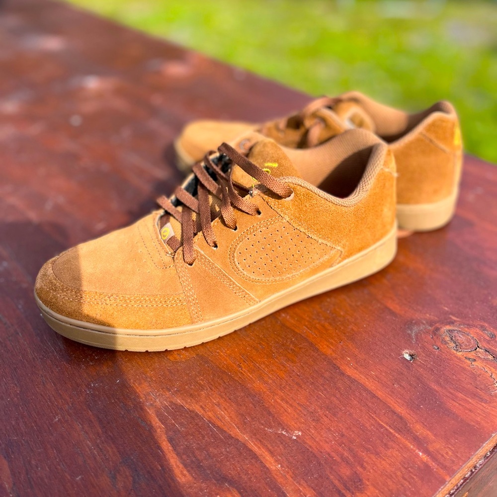 ES slim size 8.5 / 41.5 EU … excellent condition
